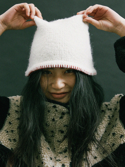 Kitten Bucket Beanie_White