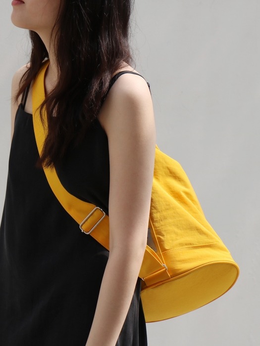 monochrome shoulder bag _ yellow