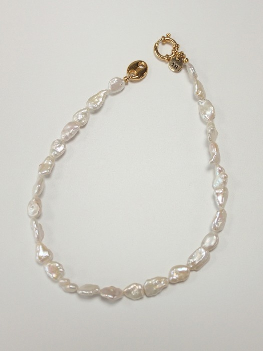 Lady pearl choker necklace