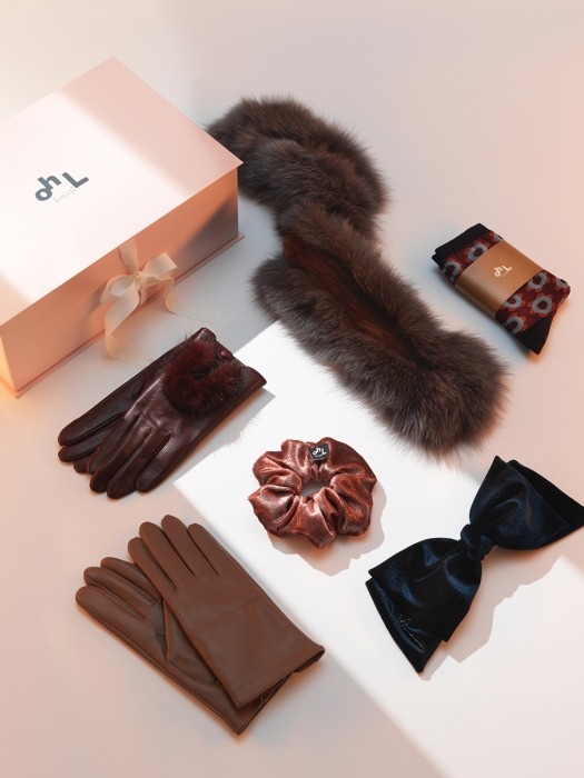 HOLIDAY GIFT EDITION_A_MINK FOX MUFFLERS