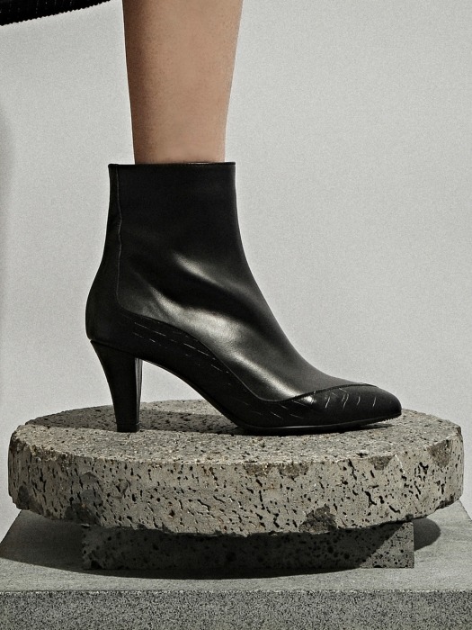 1229 Heyas Wave Ankle Boots-black