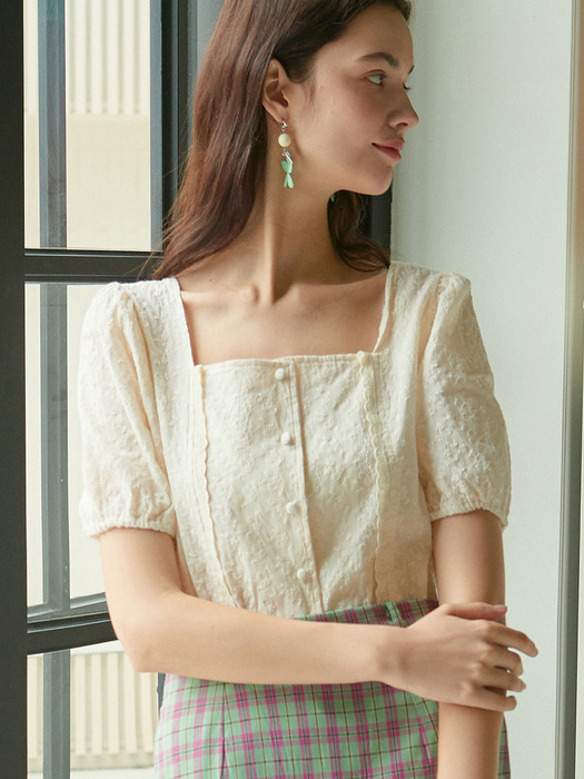 iuw739 square neck lace blouse (ivory)