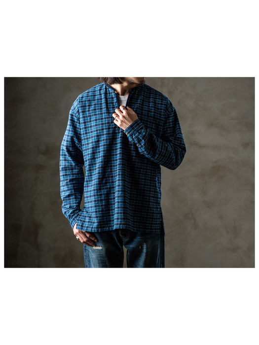Patchwork small-check collarless tunic shirt (natural indigo dyeing)