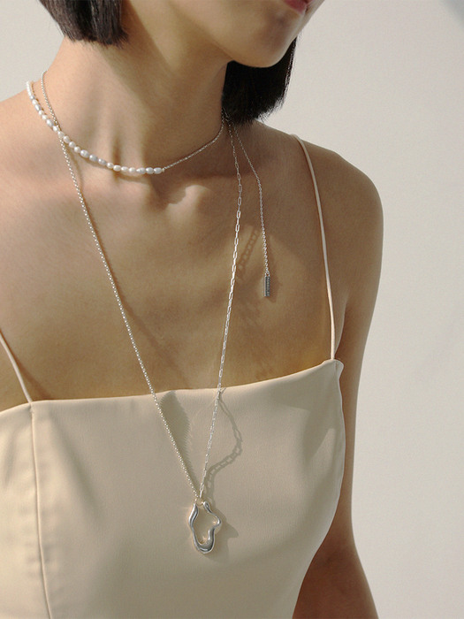 signature layered necklace 001