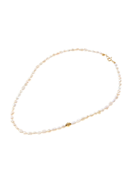 Silhouette Pearl Necklace
