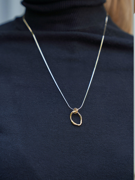 FLOW` Oval Necklace