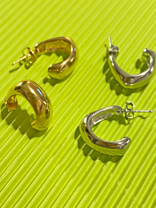 #08 half gold&silver earrings