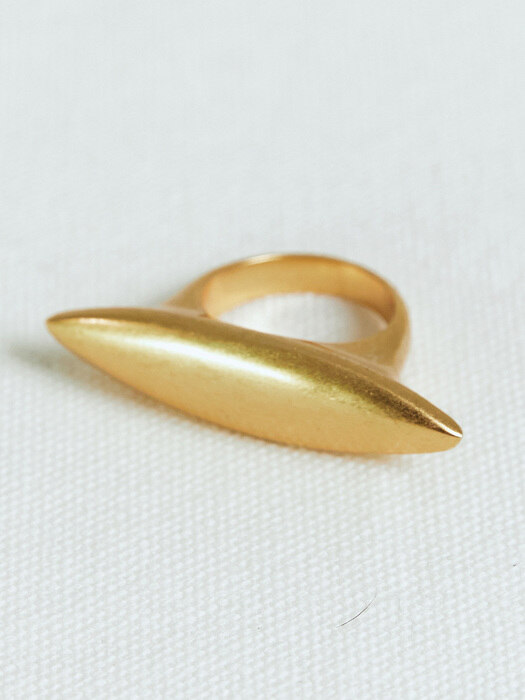 Clair gold ring