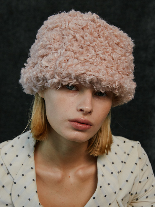 LOW LAMPSHADE HAT_CURLY PINK