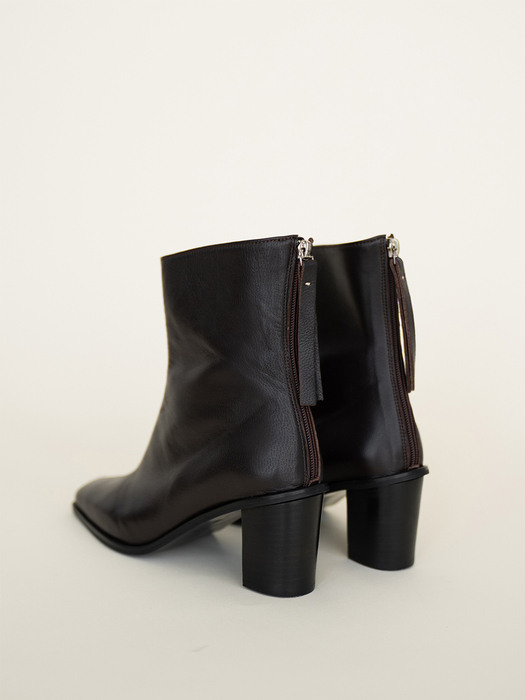 FW21 Nuoy Oblique Ankle Boots Dark-brown
