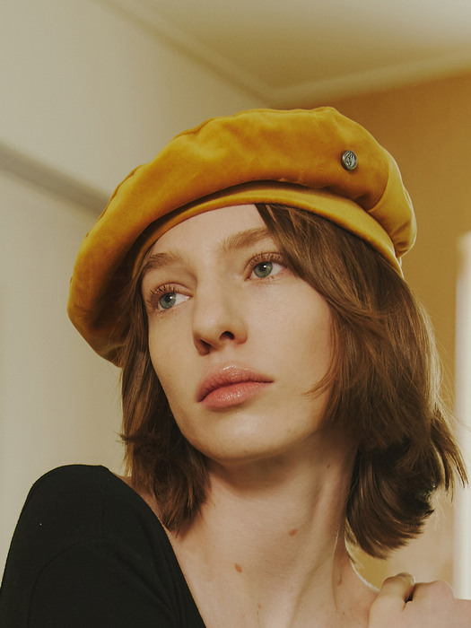 [Let there be light] Velvet beret in mustard