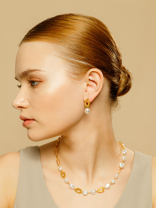 Glaze Pearl Earrings