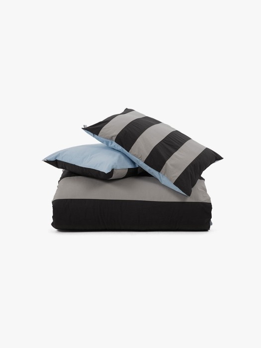 Pappardelle pillow case - black