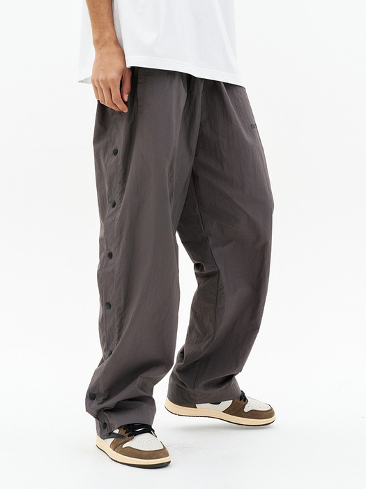 SIDE BUTTON PANTS [GREY] / 사이드 버튼 팬츠 [그레이]