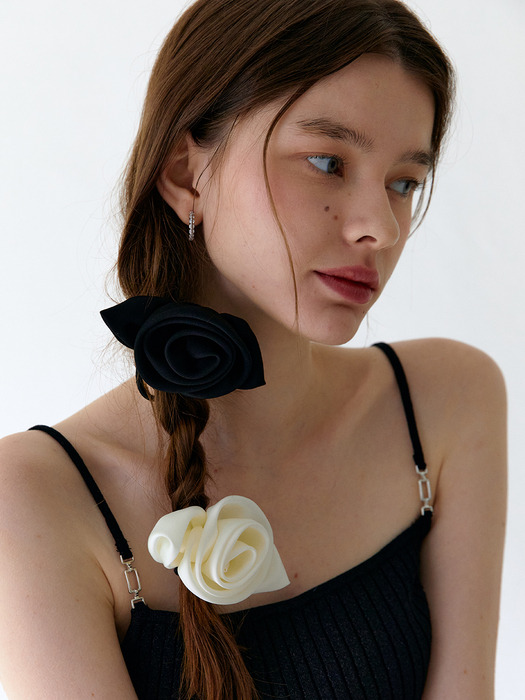 ROSE CHOU with leaves hair tie_black