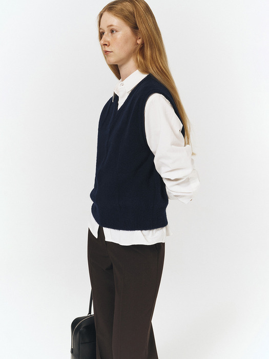 UNISEX DIVIDE V-NECK WOOL VEST CLASSIC NAVY_UDSW3C101N2