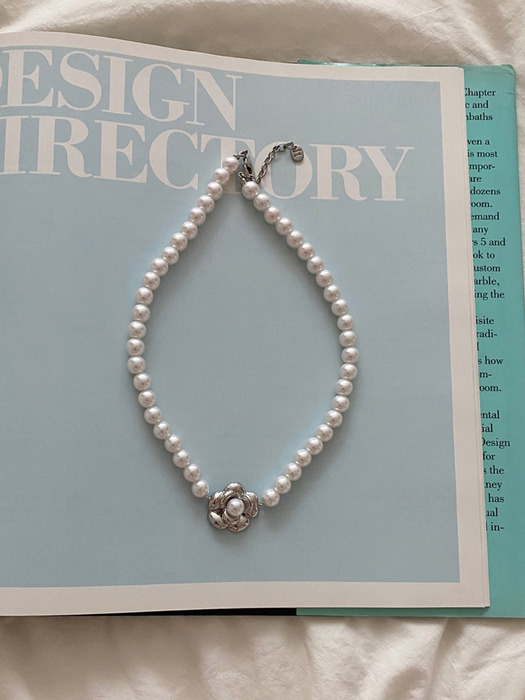 Rose pearl neacklace silver