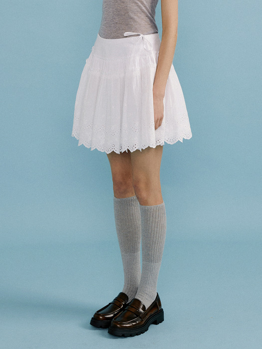 Flower Embroidery Ruffle Skirt (White)
