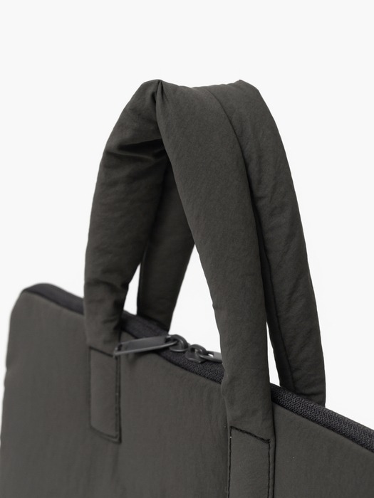 everyday laptop pouch - charcoal