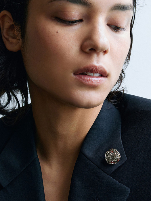 LA VIE EN ROSE BROOCH