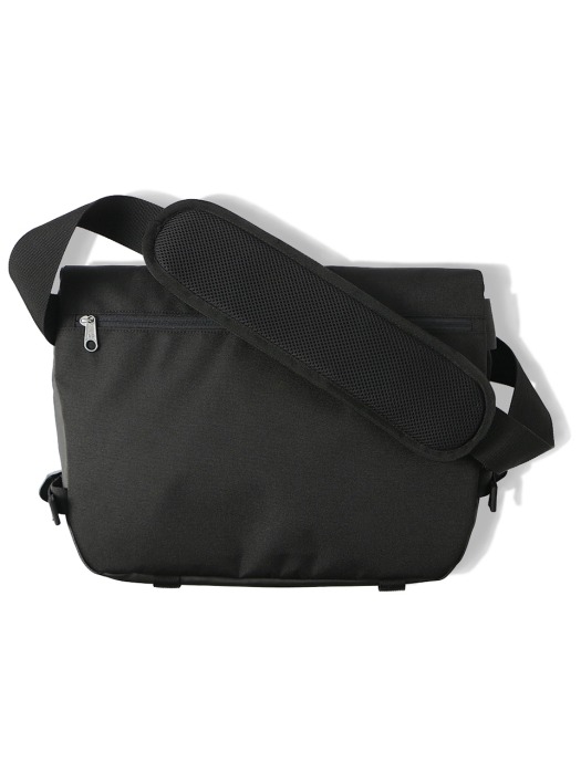 Half Messenger Bag _ Black