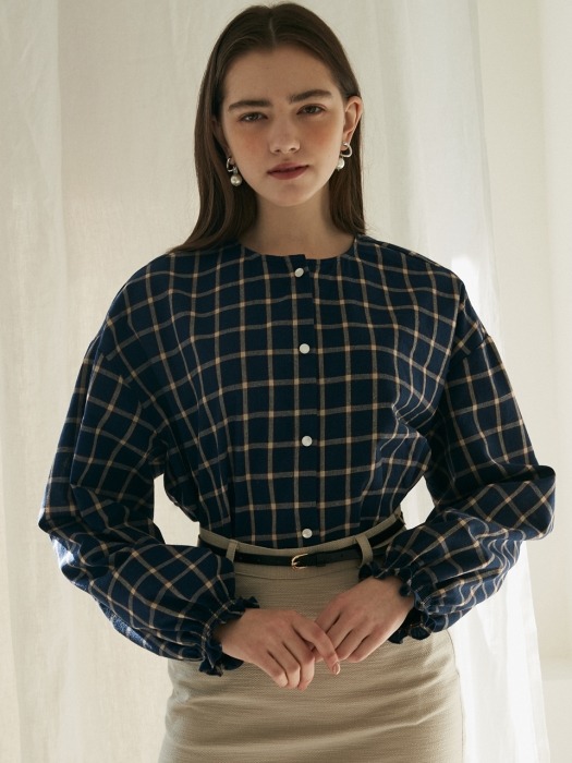 iuw564 round neck check blouse (navy)