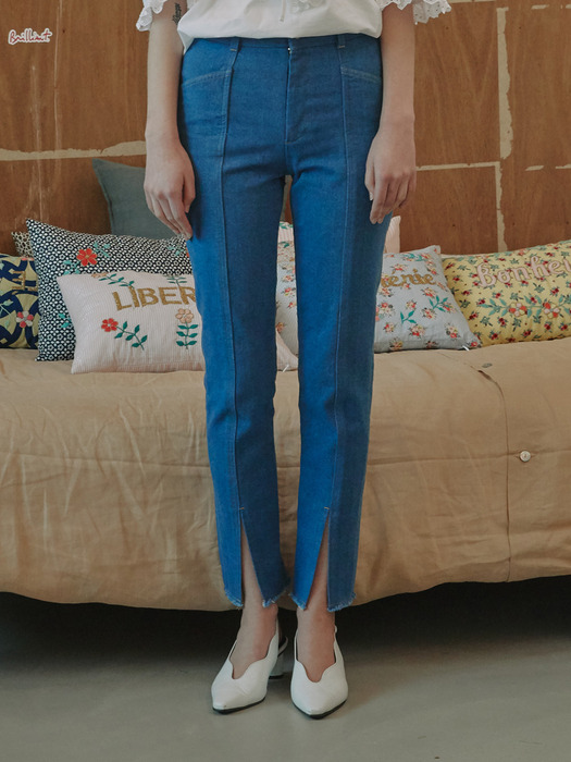 Front Slit Skinny Jeans