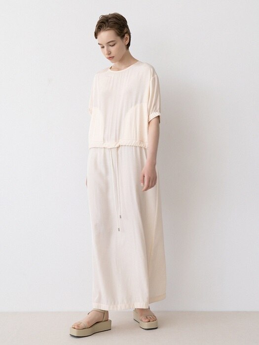loose-fit sting onepiece (cream)
