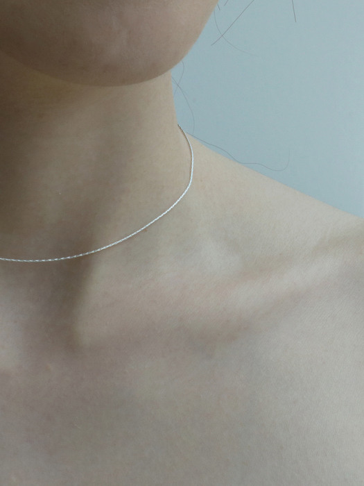 SILVER THIN THREAD NECKLACE(CHOKER)