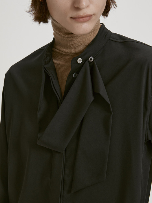 TIE-NECK WIDE CUFFS SHIRT (BLACK)