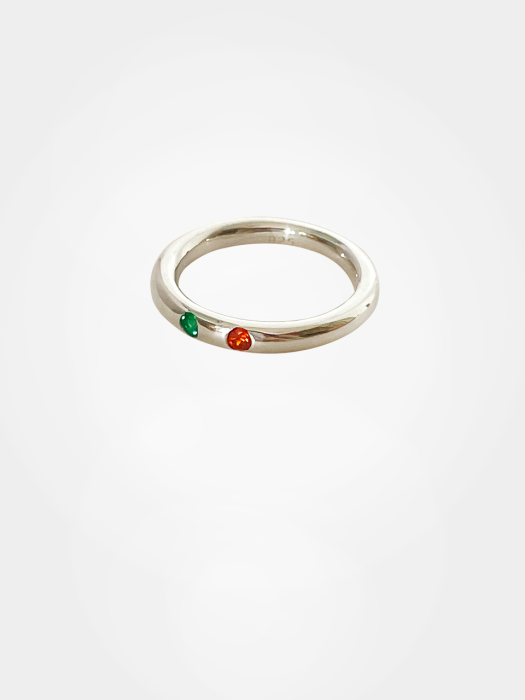 Emerald or orange ring