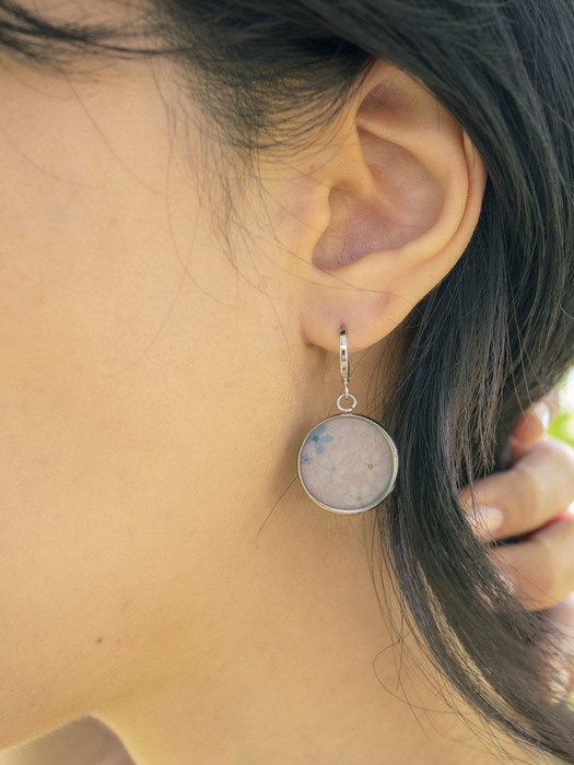 Oriental painting earring