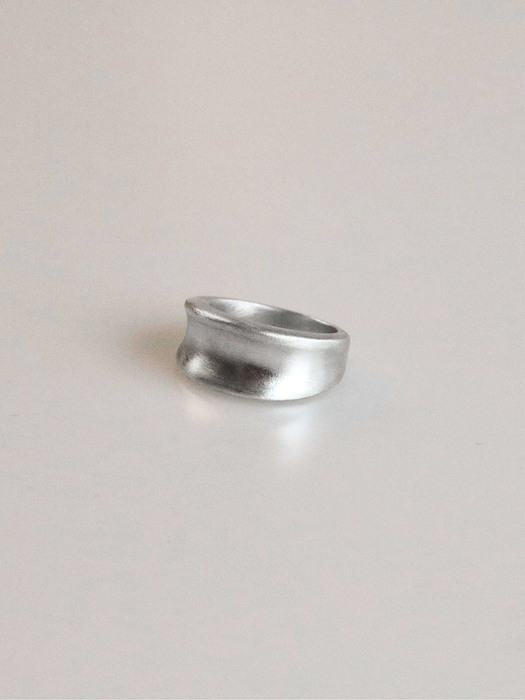 CURVE RING 002
