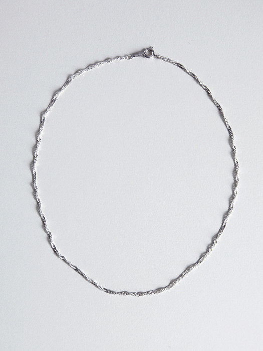 Twist chain necklace