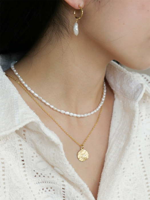 Petit pearl Necklace