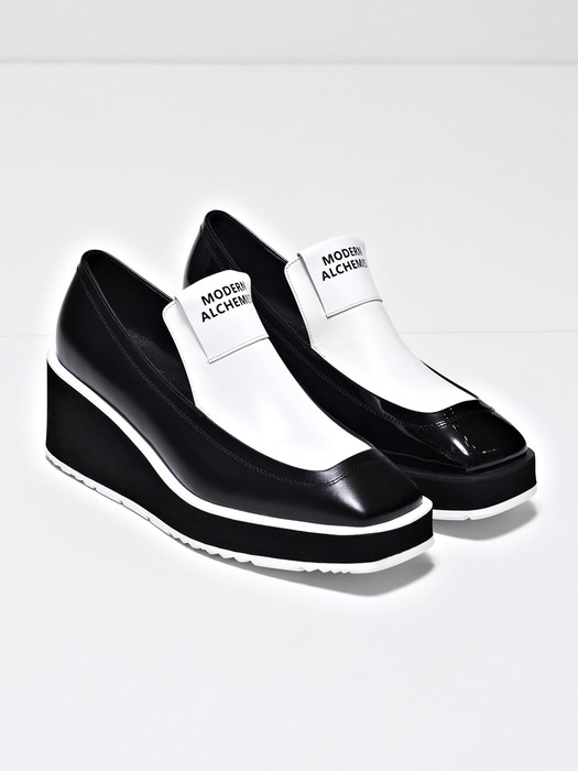 PROJECT3. RE- 4TH RE-TRO LOGO LOAFER_BW