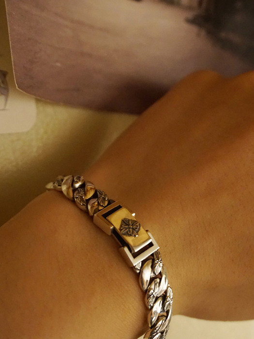 The Butterfly Dream Chain (bracelet)