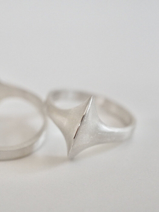 double one pointed ring