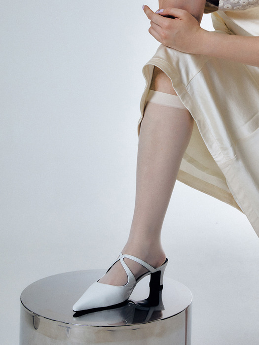 X-strap heels (white)