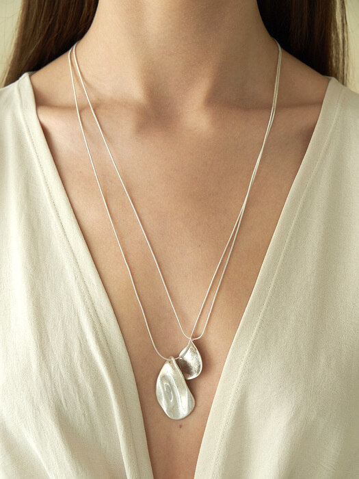 Petale silver long necklace