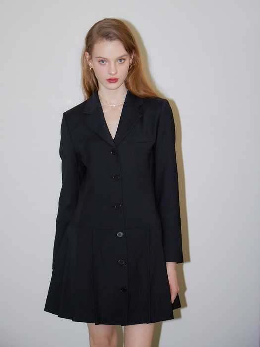 PLEATS DETAIL TAILORED ONEPIECE_BLACK