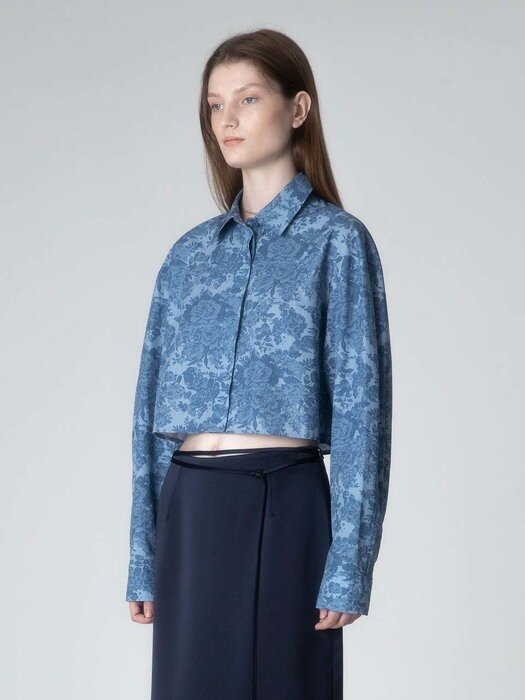 Rose-print Cropped Shirts  in Blue VW2AB341-22