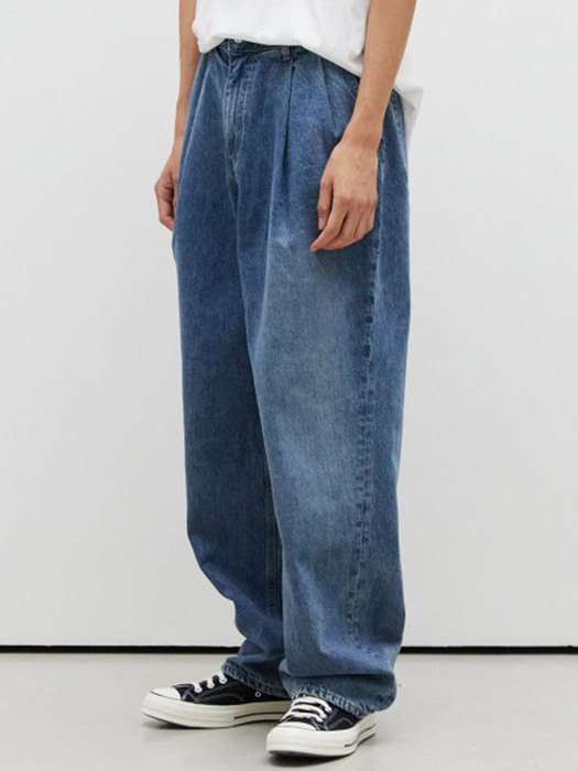 [브랜디드X주앙옴므]2 PLEATS DENIM PANTS (MIDDLE BLUE)