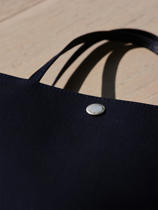 LADY GLOSSY SATIN TOTE (NAVY)