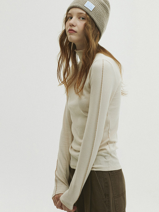 Picot Stitch Ribbed Turtleneck T-Shirt_Light Beige