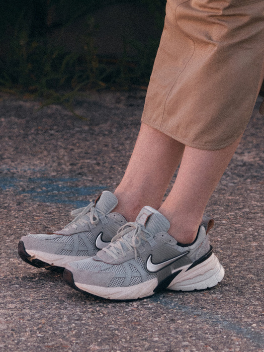 [FN6703-003] W NIKE V2K RUN