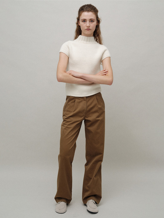 Gato straight tuck pants (Khaki brown)