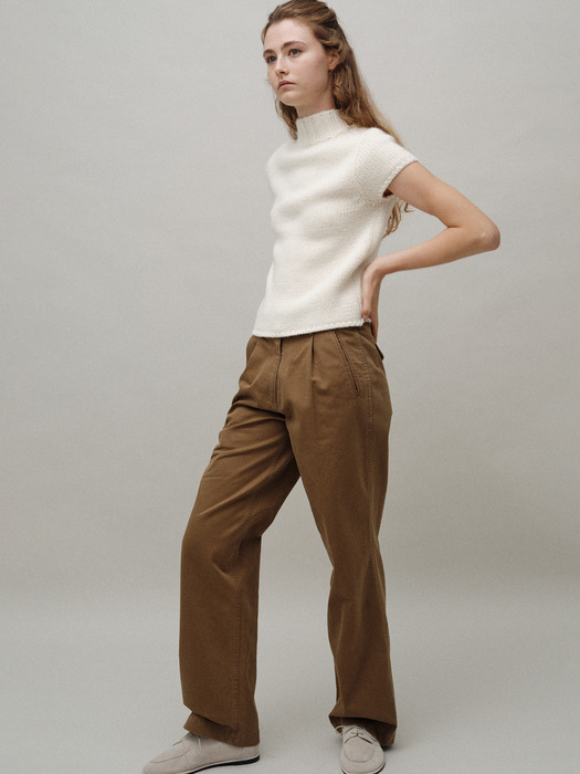 Gato straight tuck pants (Khaki brown)