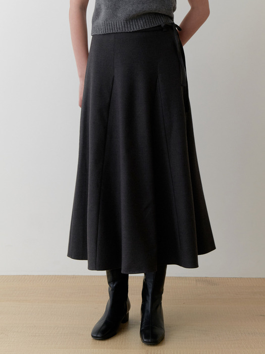 Lavender wool skirt (charcoal)