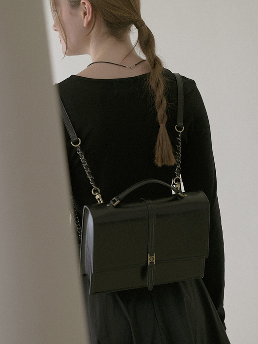 CLASSIC LOGO HALLIE BACKPACK [BLACK - PLAIN]